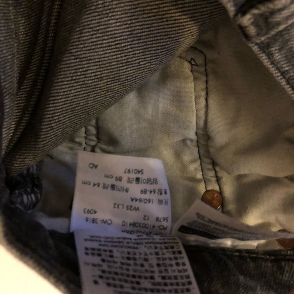 Levi’s 501 Skinny Jean in Coal Black - Picture 8 of 9